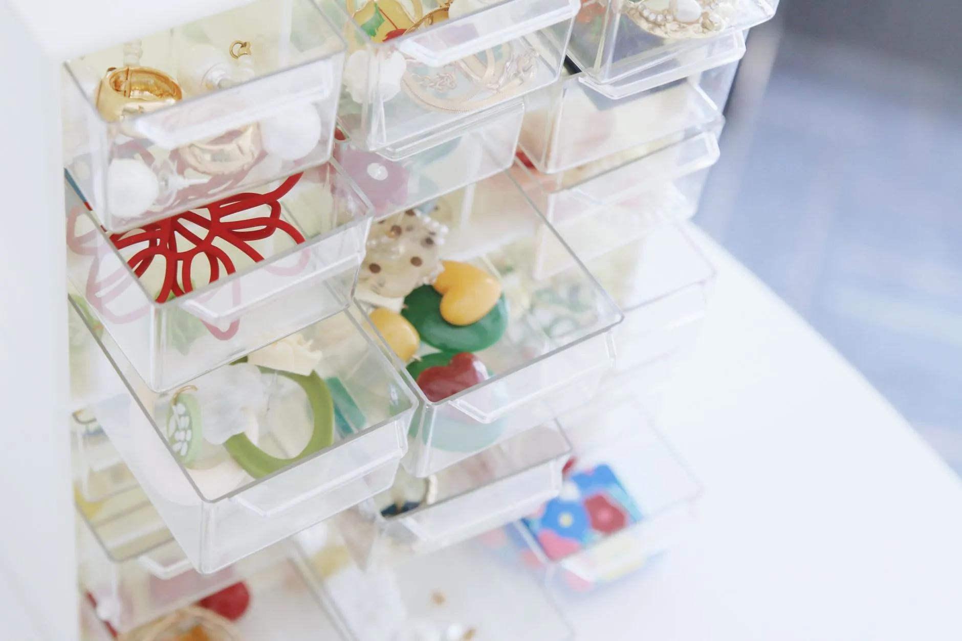 プラスチック収納ケース