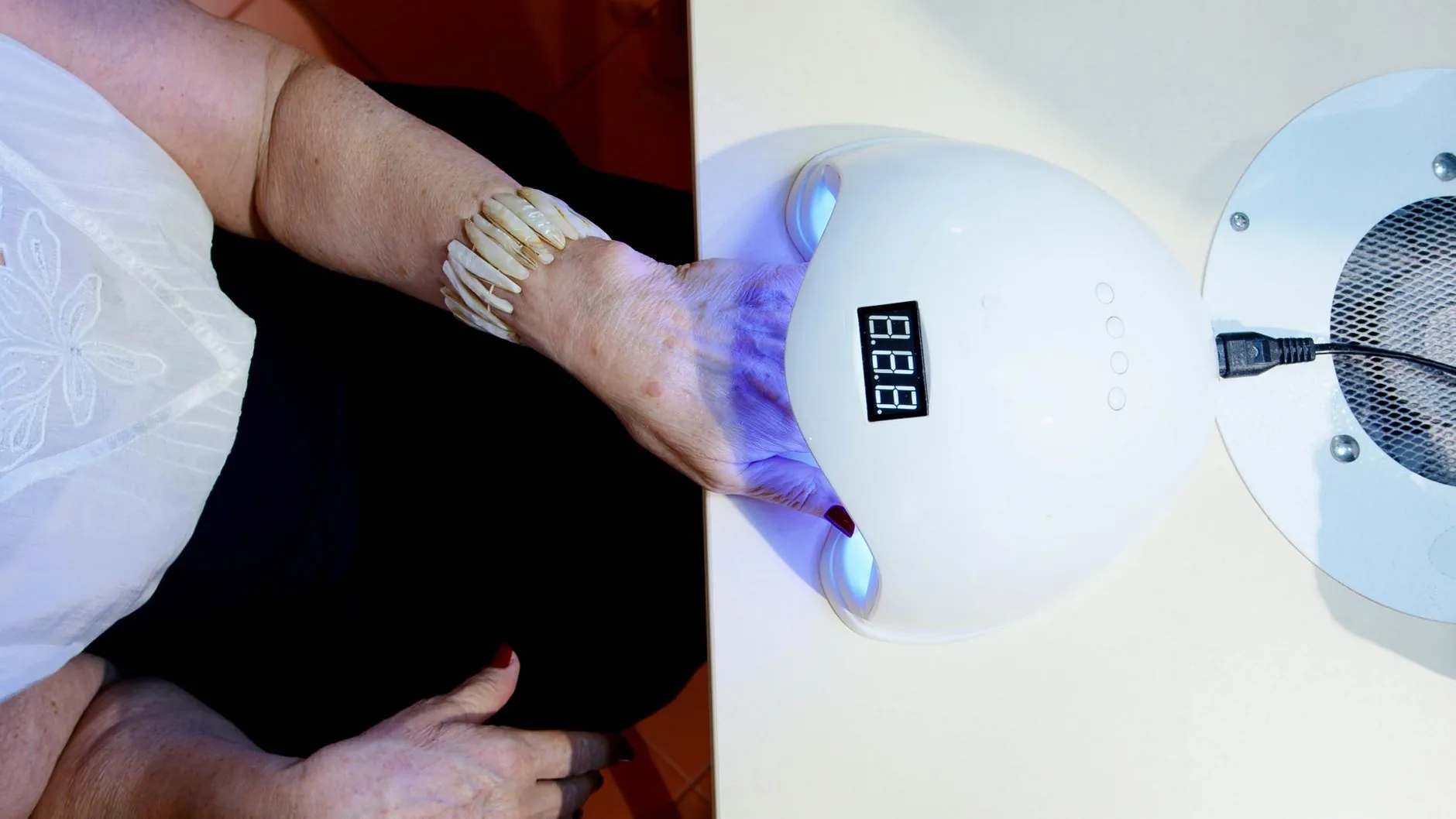 zecca LED ネイルライト